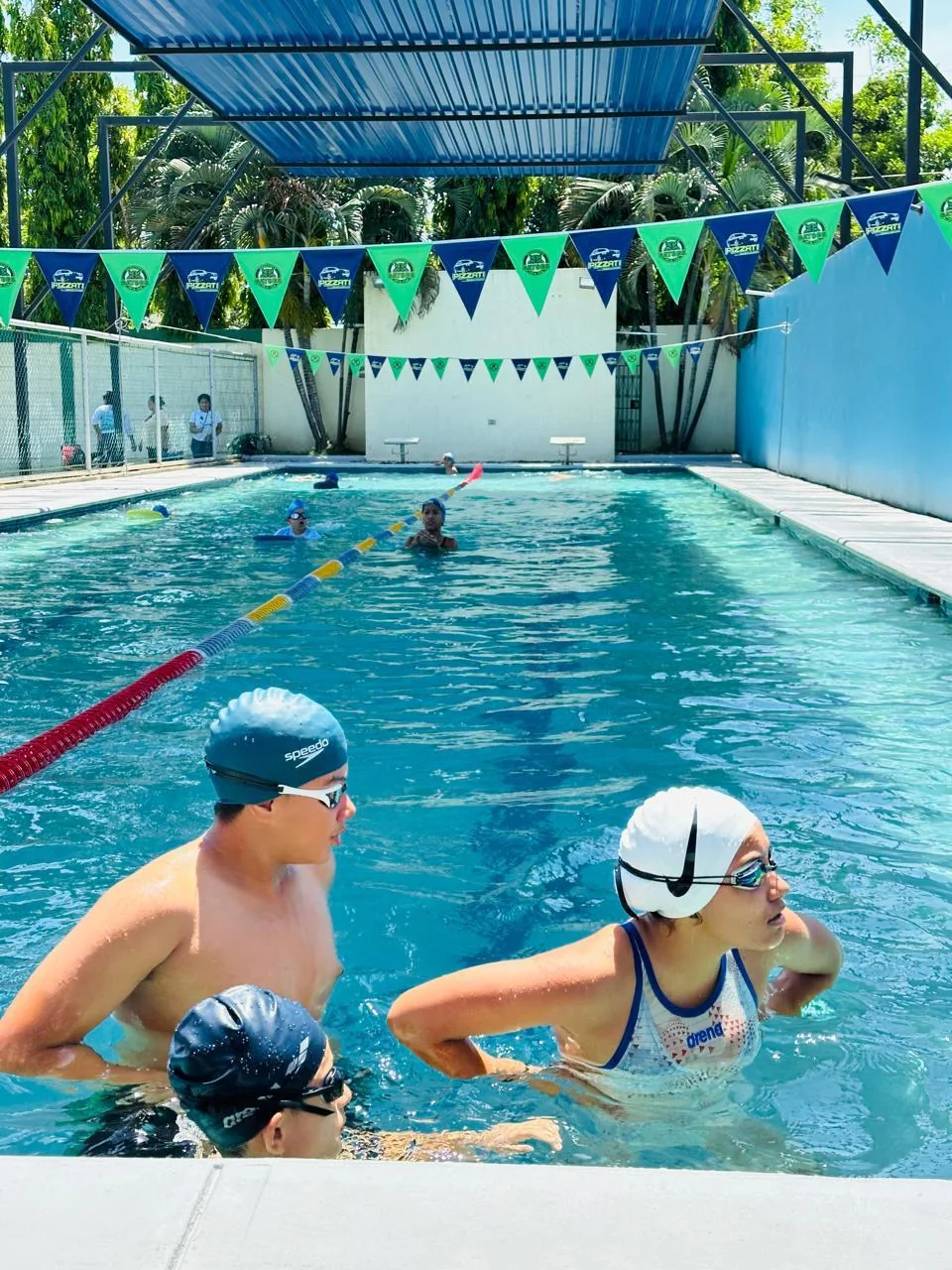 Piscina semiolímpica de Brassavola